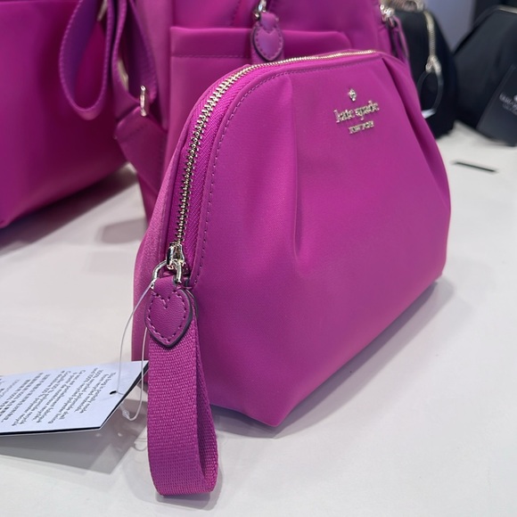 Kate Spade Chelsea Nylon Cosmetic Bag
Baja Rose
NWT - Picture 3 of 16